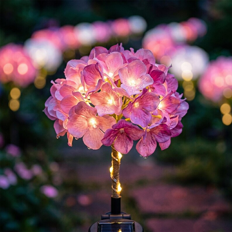 Solarbetriebene Hortensien-Gartenlichter, wasserdichte LED-Laternen-Dekoration mit realistischem Blumeneinsatz