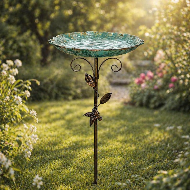 Rustikale Metall Vogeltränke & Futterhäuschen, 77 cm, Blatt-inspirierte Schale, Grün/Bronze, für Außen