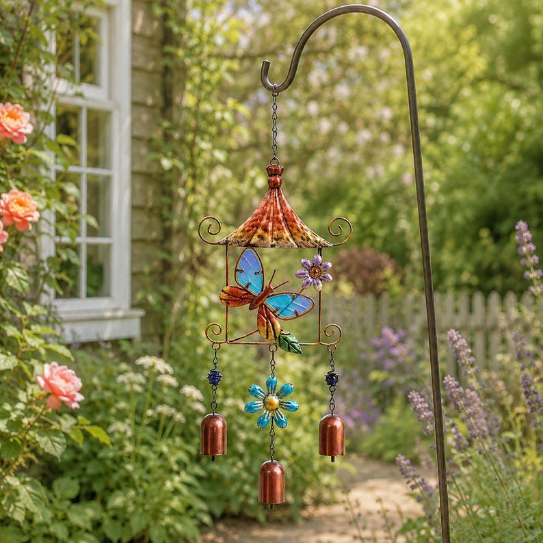 Metall Garten Windspiel mit Vogel und Schmetterling, Handbemalt, Hängedekoration für Veranda Terrasse