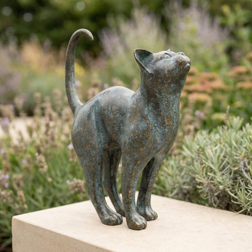 Bronze Katzenskulptur im Vintage-Stil mit Verdigris-Finish, Feline Kunst Statue, Antiker Look, Katzenverzierung, Tierkunst, Sammlerfigur