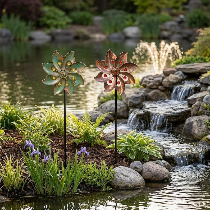 Kupfer Blumen Metall Wind Spinner Gartenstecker Outdoor Kinetic Art Dekor mit bunten Edelstein Akzenten