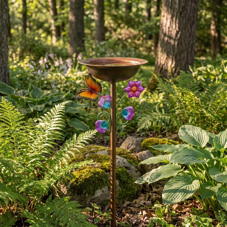 Metall Vogeltränke Pfahl mit Schmetterling Design, 75x25 cm, Garten Vogelbad, Vogeltränke für Außen, in Bunt oder Rost