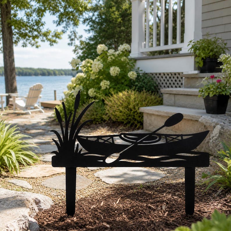 Black Metal Kayak Garden Stake, Lakeside Lawn Decor with Paddle and Cattails