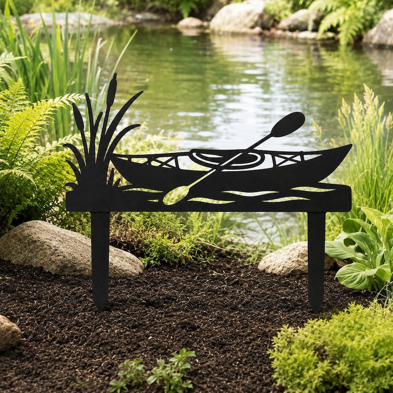 Black Metal Kayak Garden Stake, Lakeside Lawn Decor with Paddle and Cattails